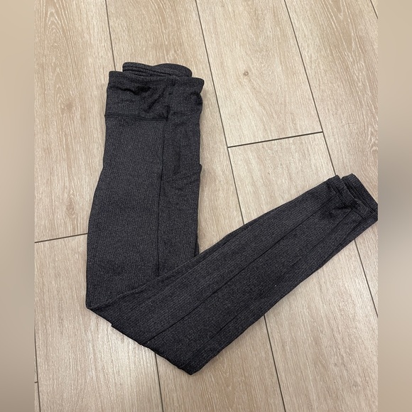 Women’s LuluLemon Knit Chevron On the Move Tight Size 6 with Pockets 🩶 - Picture 3 of 4
